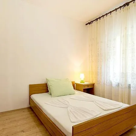 La Dostana 2 Lejlighed