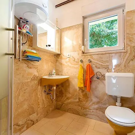 La Dostana 2 Apartment *