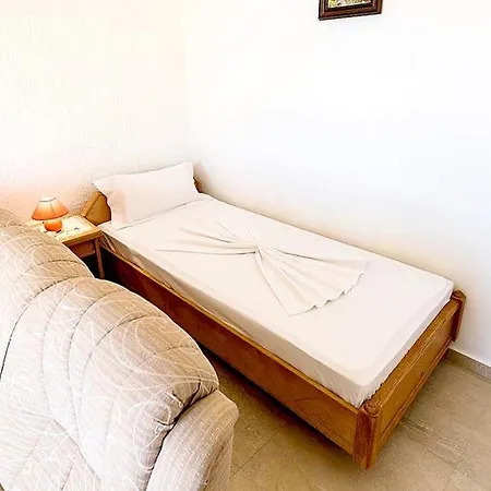 La Dostana 2 Apartment