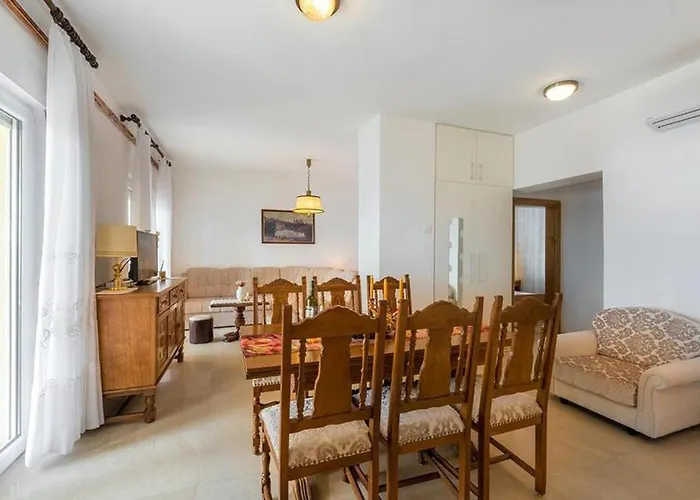 Apartment La Dostana 2 *